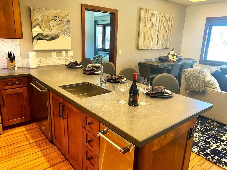 Ski In/Out - Zalanta - Great Location- 2 Hot Tubs - Heated Pool South Lake Tahoe Exterior photo